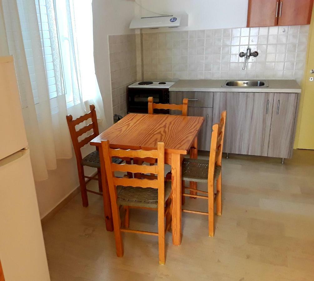 קסטרוסיקיה Athanasios Tsoumas Apartments מראה חיצוני תמונה